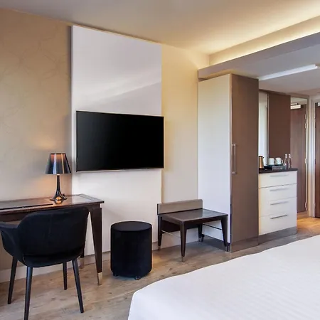 Hotel Ac Porte Maillot By Marriott Parigi