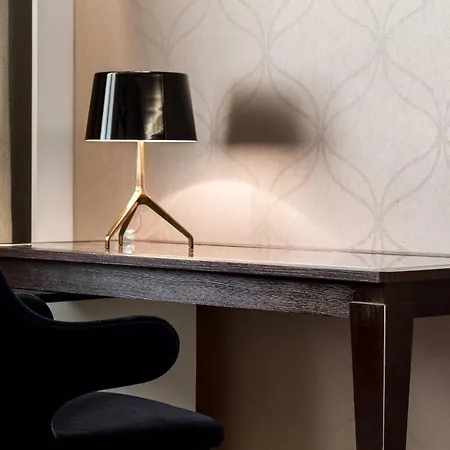Hotel Ac Porte Maillot By Marriott 4*