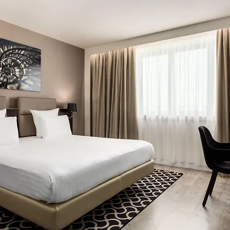 Ac Porte Maillot By Marriott Parigi