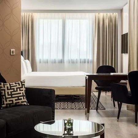 Ac Porte Maillot By Marriott 4* Parigi