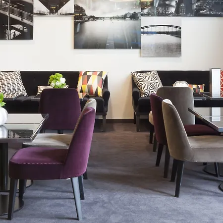 Hotel Ac Porte Maillot By Marriott