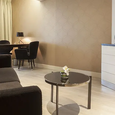 Ac Porte Maillot By Marriott Parigi