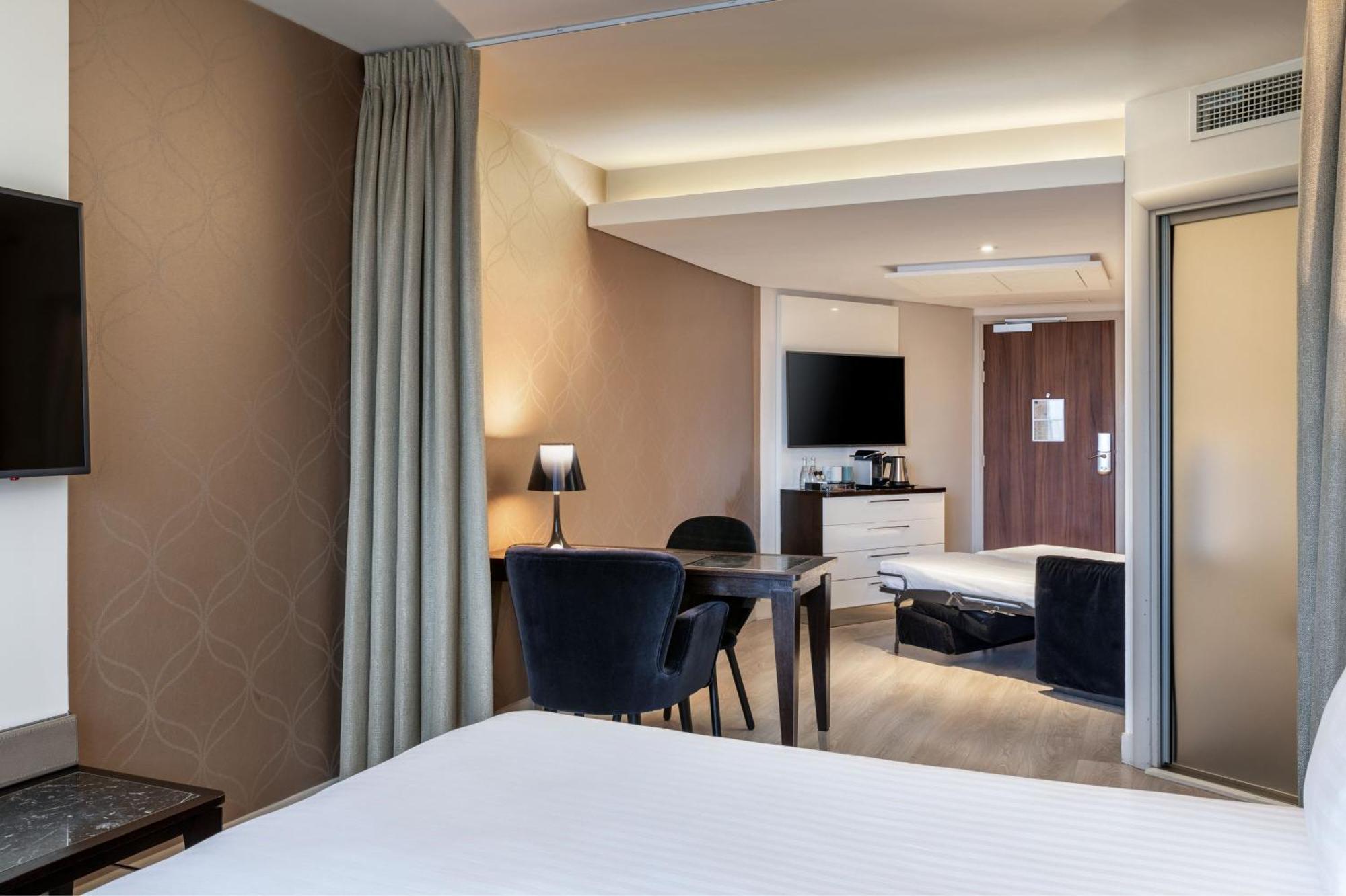Hotel Ac Porte Maillot By Marriott