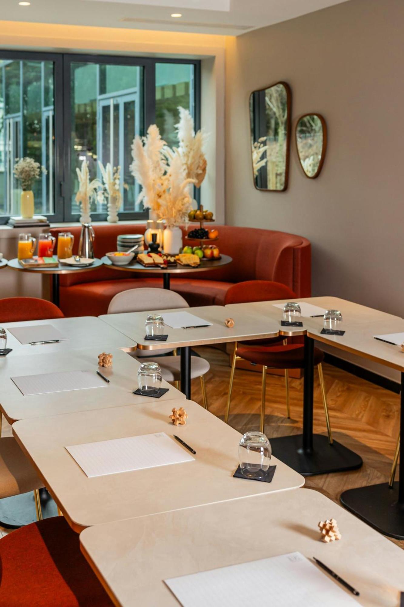 Hotel Ac Porte Maillot By Marriott Parigi