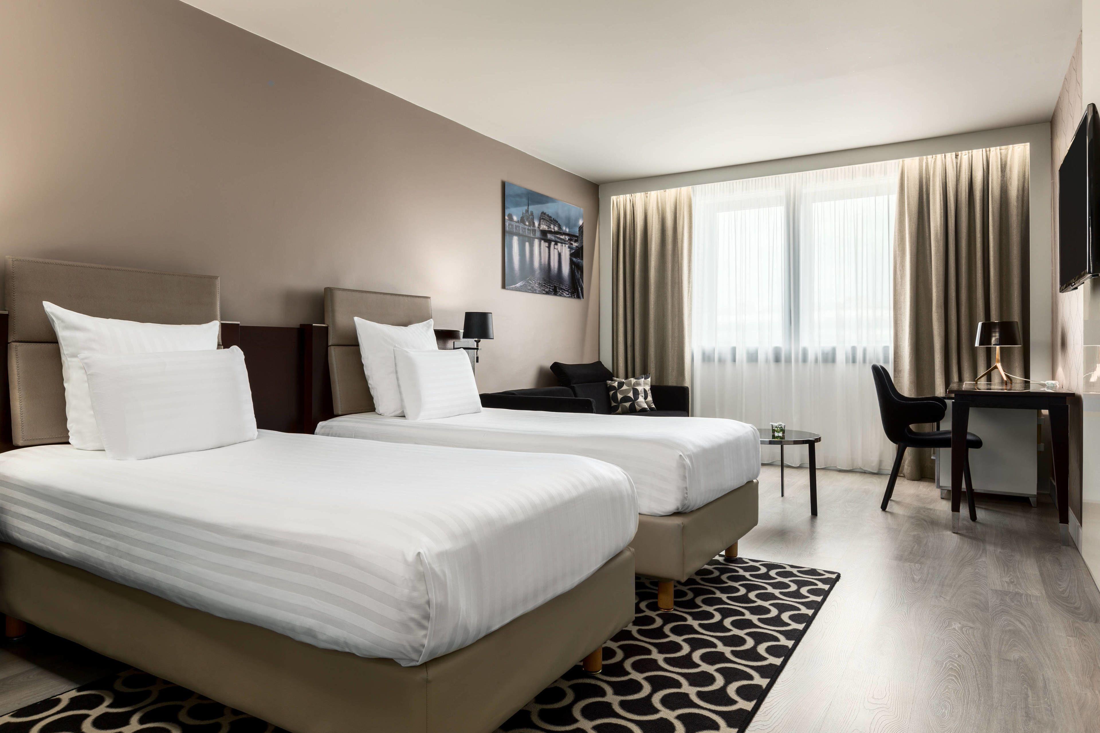 Ac Porte Maillot By Marriott Hotel