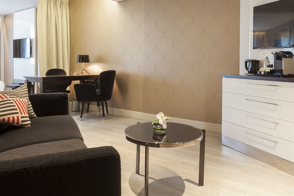 Ac Porte Maillot By Marriott Parigi