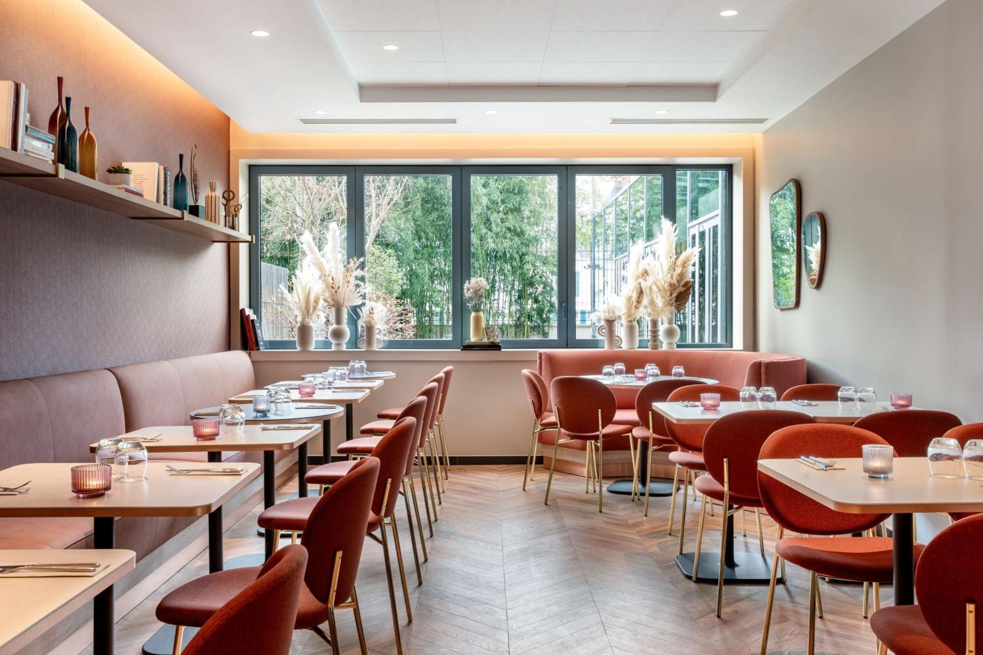 Ac Porte Maillot By Marriott Hotel