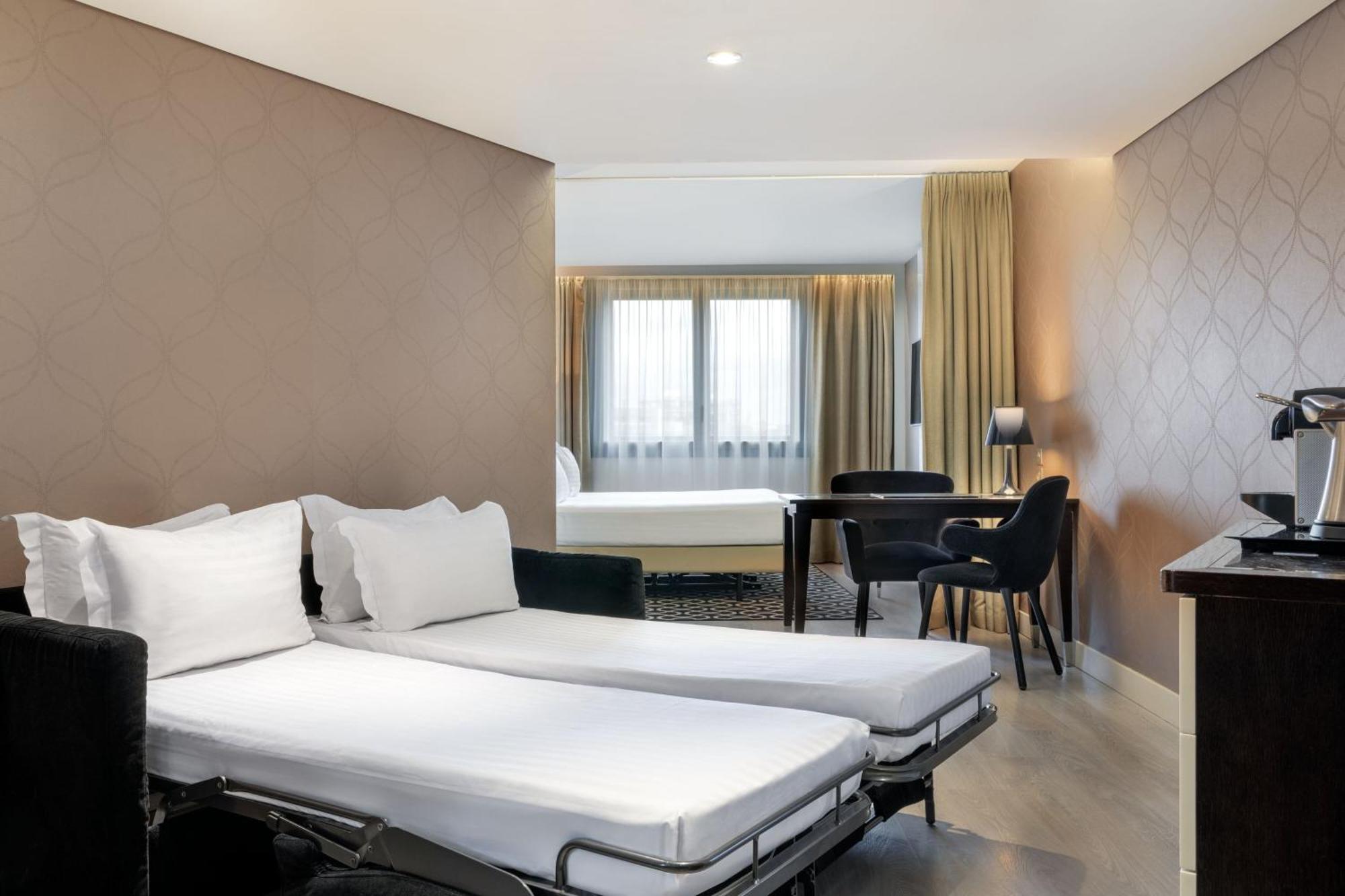 Ac Porte Maillot By Marriott Hotel Parigi