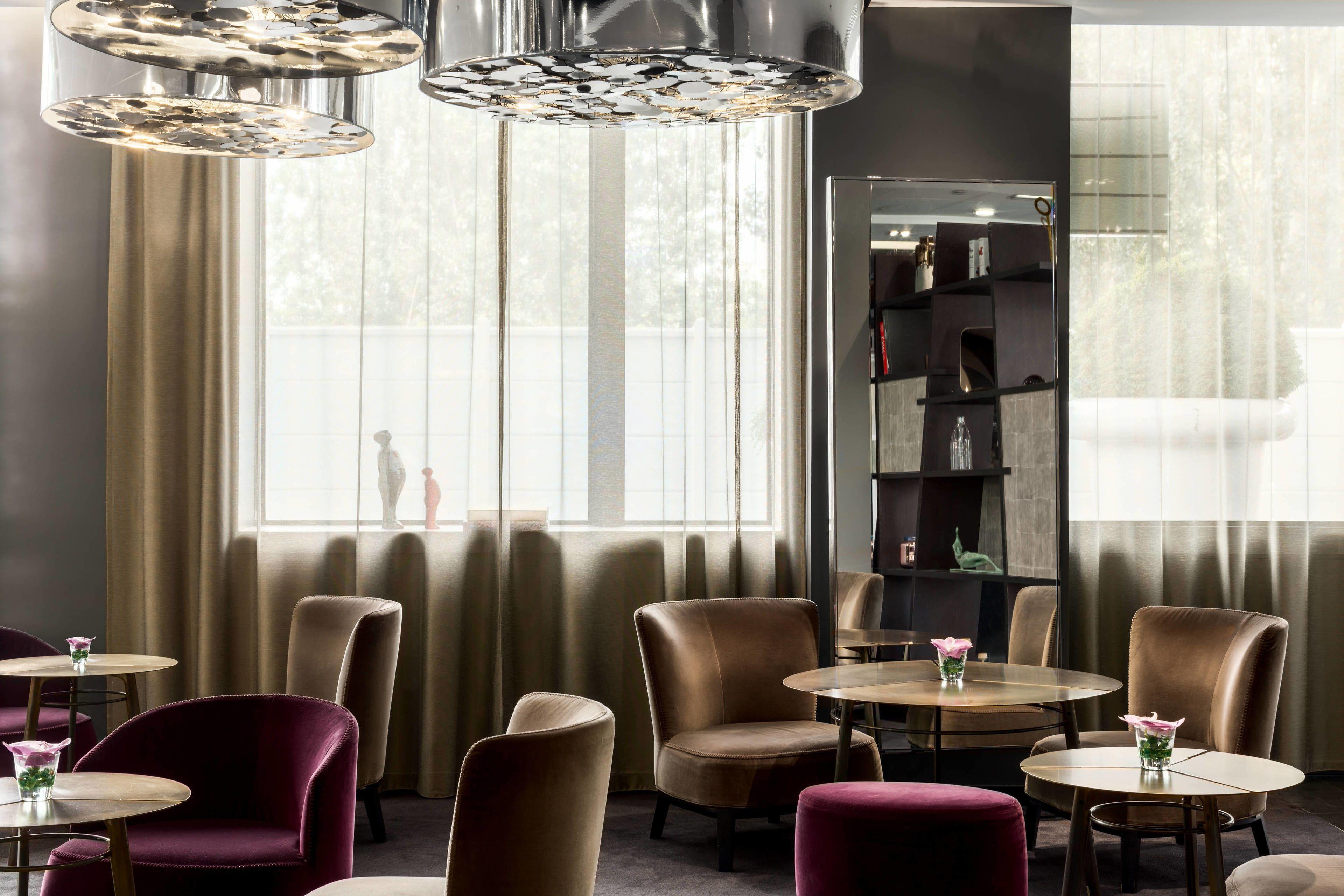Ac Porte Maillot By Marriott Hotel